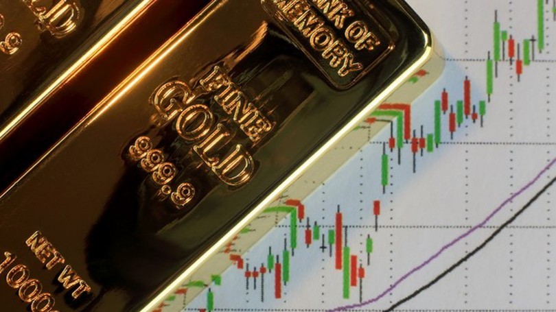 Giá vàng vượt mốc 5.200 USD/ounce khi USD suy yếu