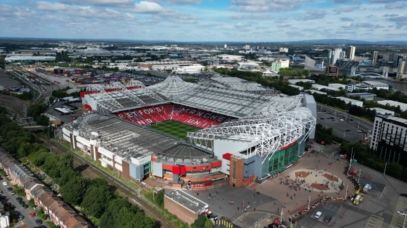 Man United có thể bán tên sân Old Trafford