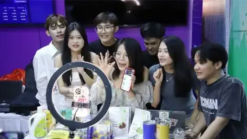 Siết chặt quản lý thuế bán hàng livestream