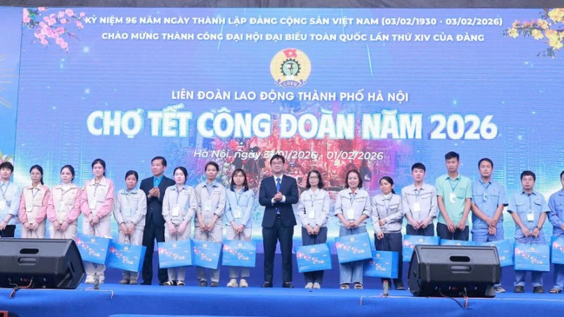 Mang Tết đủ đầy đến công nhân, lao động Thủ đô