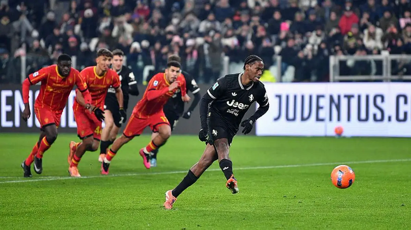 Juventus chia điểm trên sân nhà