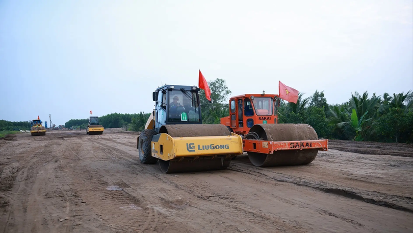 Thủ tướng yêu cầu đẩy nhanh tiến độ các dự án đầu tư công