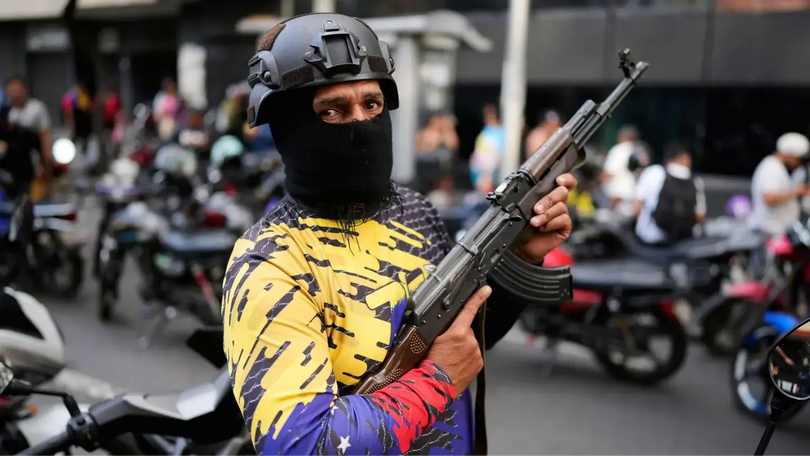 Nổ súng gần dinh tổng thống ở thủ đô Venezuela