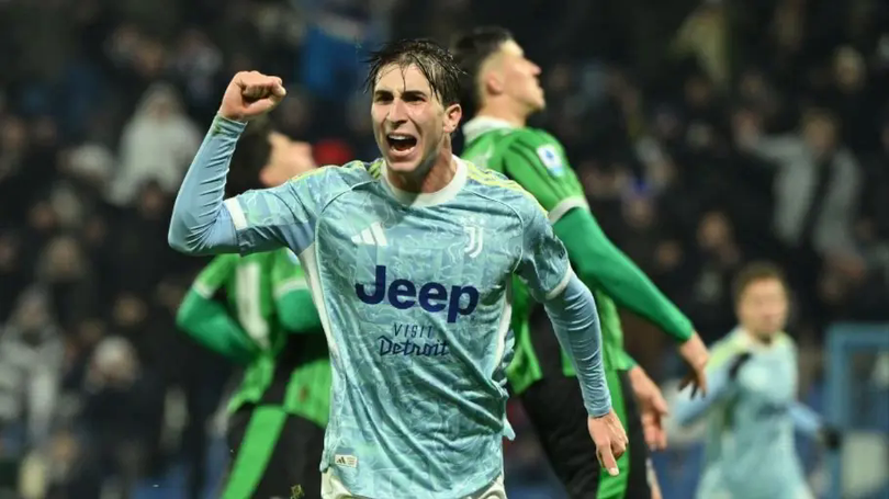 Juventus và AS Roma cạnh tranh quyết liệt