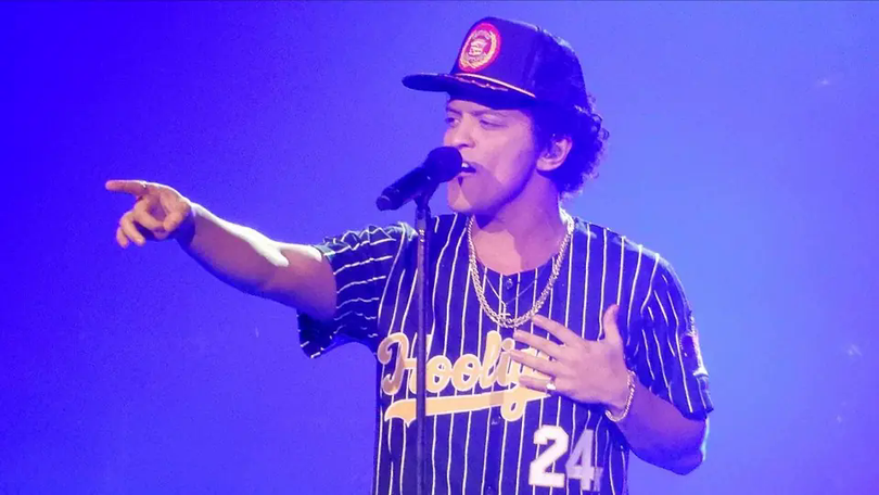 Bruno Mars trở lại với album mới sau 10 năm