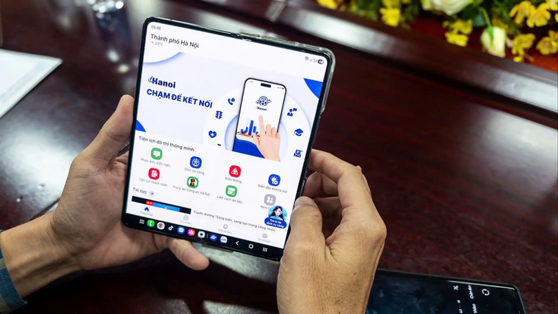 CSGT hướng dẫn theo dõi và xử phạt giao thông qua iHanoi