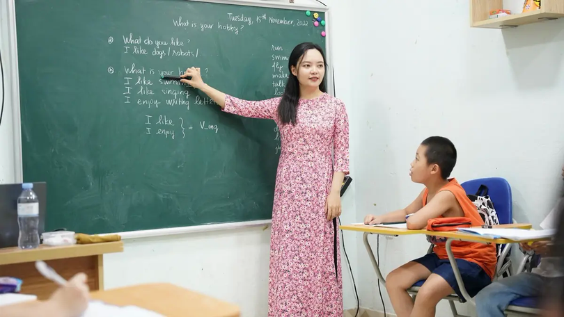 Giáo viên dạy thêm phải báo cáo quan hệ với chủ cơ sở