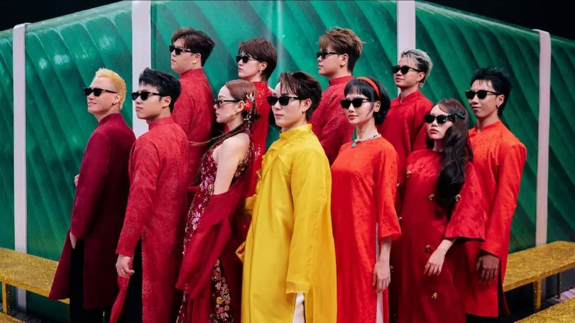Trúc Nhân ‘họp mặt’ 68 nghệ sĩ Việt trong MV Tết