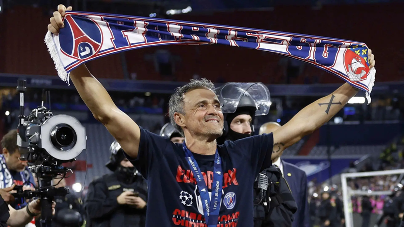 HLV Luis Enrique làm nên lịch sử với PSG