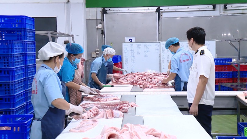 Bảo đảm an toàn thực phẩm từ cơ sở chăn nuôi đến tiêu thụ