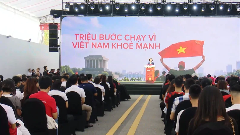 Khai mạc Giải Marathon Quốc tế Hà Nội Techcombank mùa thứ 5