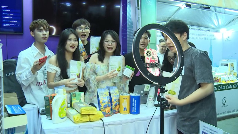 Tăng cường giám sát vi phạm bán hàng qua livestream