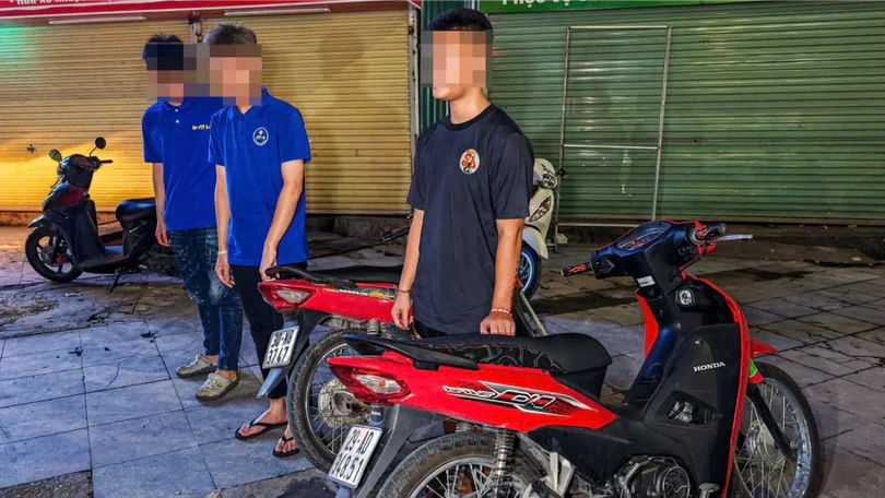 Xử lý thanh thiếu niên vi phạm giao thông ban đêm