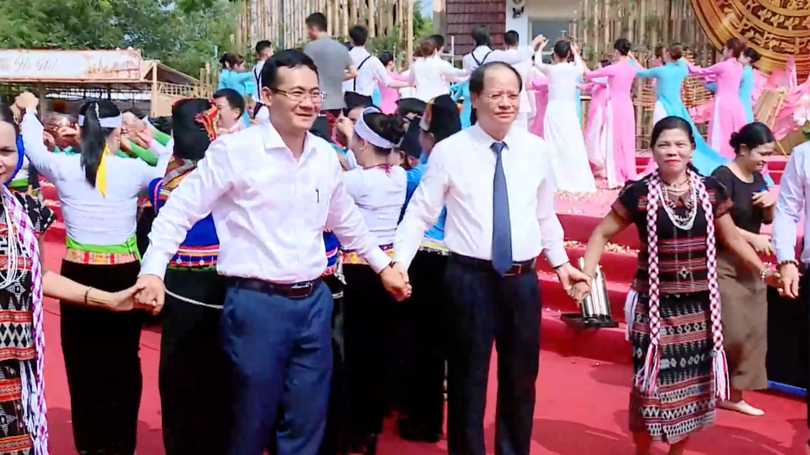Không gian giao lưu, hội tụ những sắc màu văn hóa