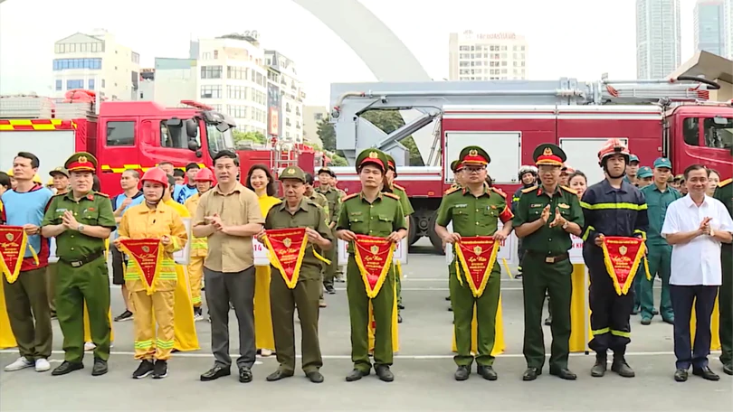 Phường Cầu Giấy: Sôi nổi Hội thi chữa cháy, cứu người, cứu tài sản