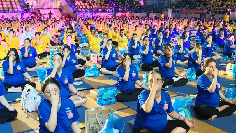 700 mẹ bầu đồng diễn yoga lan tỏa thông điệp kết nối yêu thương