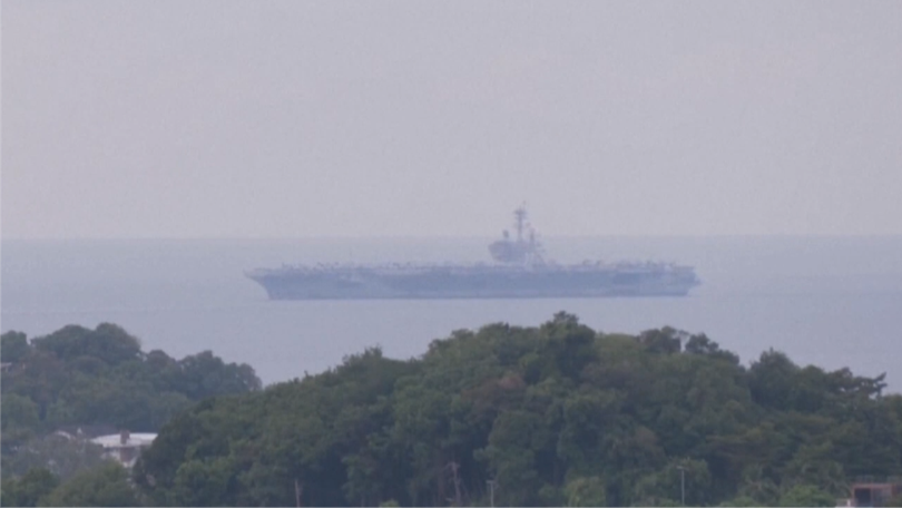 Tàu sân bay Mỹ USS George H.W. Bush cập cảng Phuket (Thái Lan)