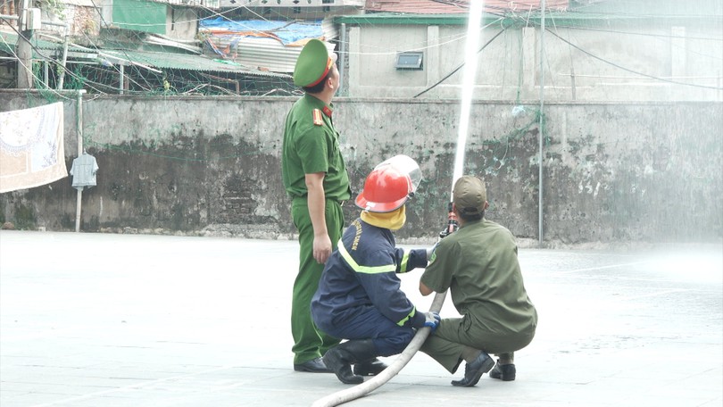Chủ động đưa nguồn nước chữa cháy vào ngõ sâu