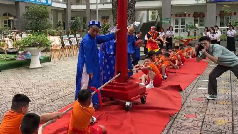 Học sinh Long Biên trải nghiệm di sản Hà Nội