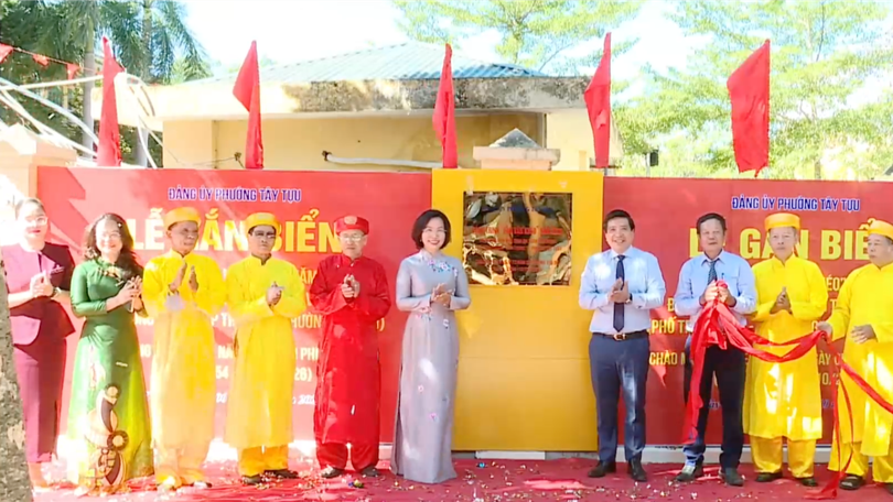 Phường Tây Tựu gắn biển "Dân vận khéo" - Điểm đưa, đón học sinh văn minh