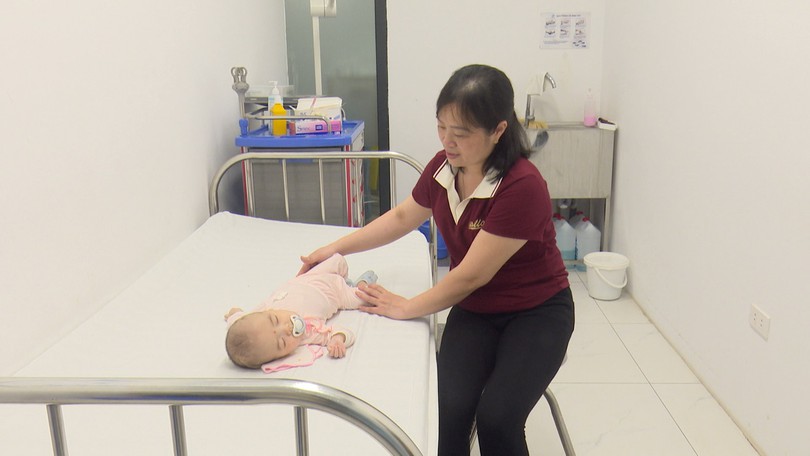 Kéo giãn xương hàm dưới, mở lối thở cho trẻ đa dị tật