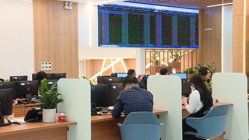 VN-Index phiên chiều tăng nhờ dòng tiền trở lại blue-chips