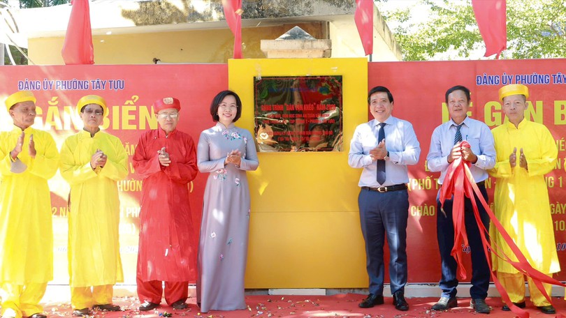 Công trình dân vận khéo - Điểm đưa đón học sinh văn minh ở Tây Tựu