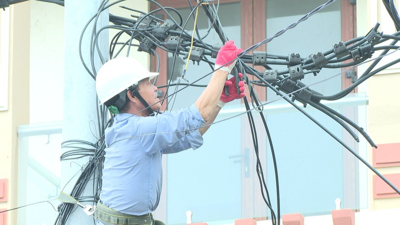 Xã Phúc Thịnh thanh thải, bó gọn đường dây viễn thông