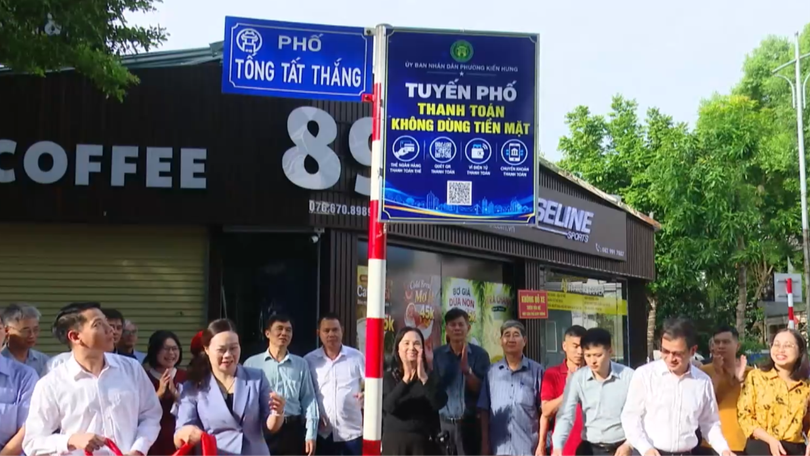Phường Kiến Hưng khai trương tuyến phố không dùng tiền mặt