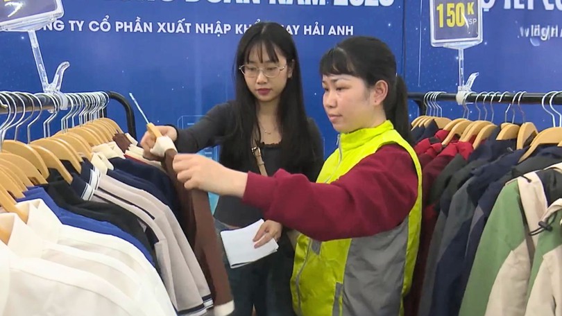 Ấm áp nghĩa tình Chợ Tết Công đoàn