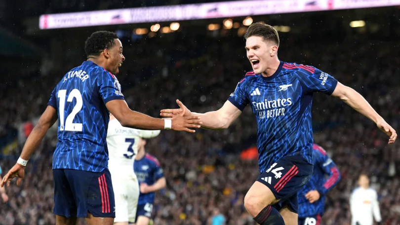 Arsenal tạo khoảng cách 7 điểm với Man City