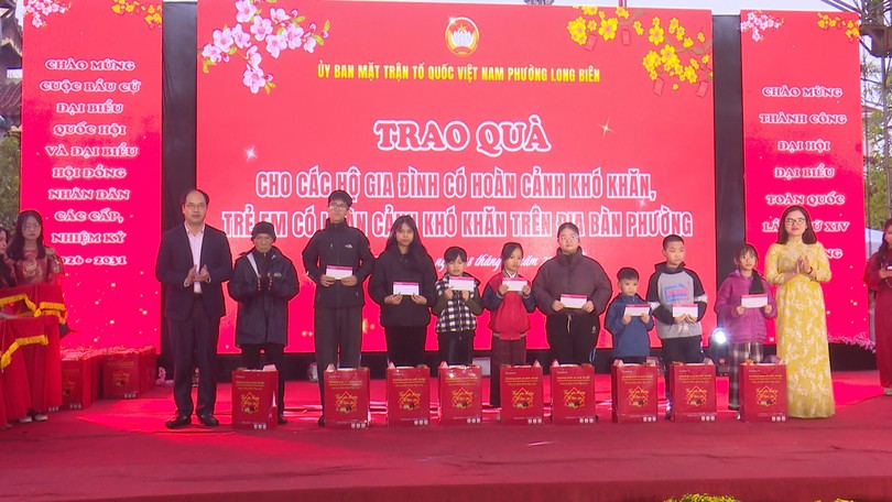 Xuân đoàn kết ở Long Biên