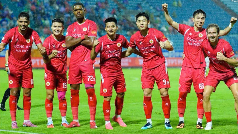 CLB Công an Hà Nội đặt một chân vào tứ kết