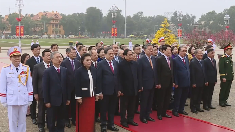 Lãnh đạo Đảng, Nhà nước và TP. Hà Nội dâng hương tưởng niệm Chủ tịch Hồ Chí Minh