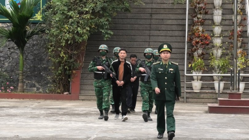 Lào Cai bắt nhóm đối tượng vận chuyển ngoại tệ qua biên giới