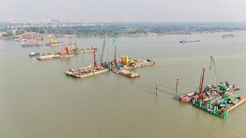 Cầu Trần Hưng Đạo thi công xuyên Tết