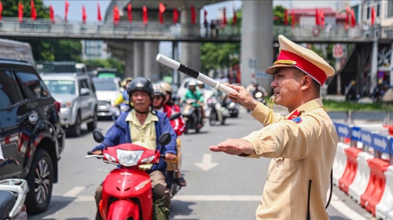 Hà Nội phân luồng giao thông phục vụ thi công khẩn cấp