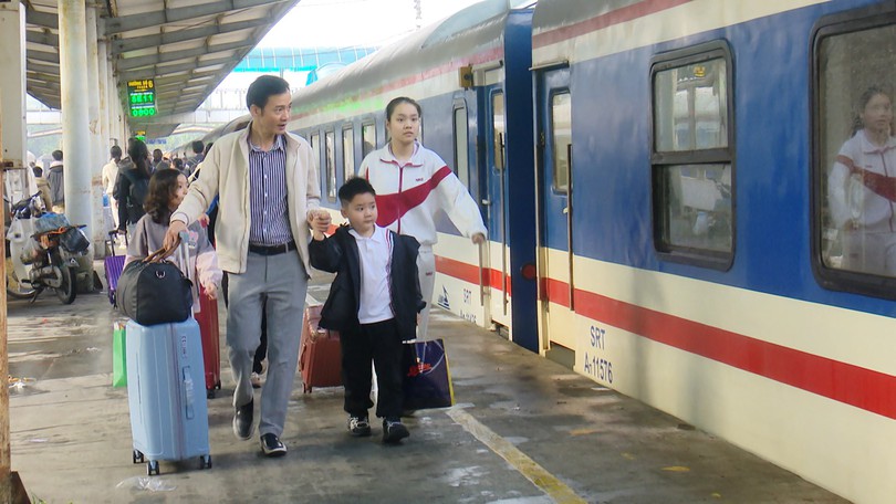 Đảm bảo an toàn đường sắt cho người dân dịp Tết Nguyên đán