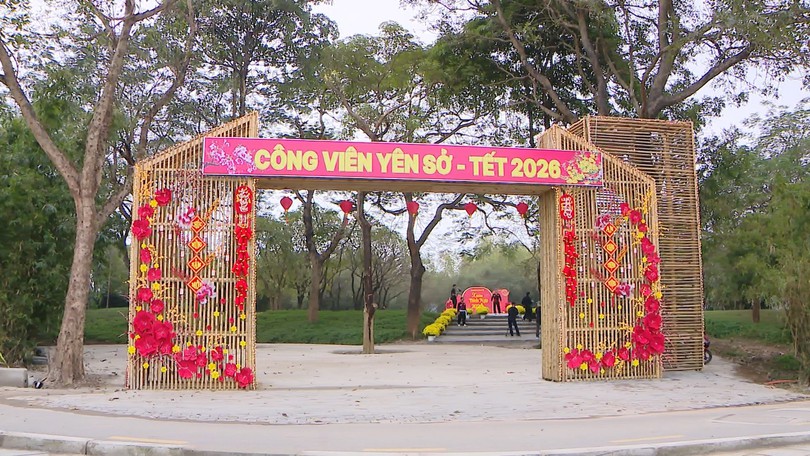 Công viên Yên Sở hạ rào, mở thêm cổng đón người dân