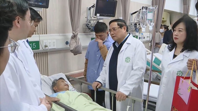 Thủ tướng kiểm tra công tác ứng trực của Ngành y tế