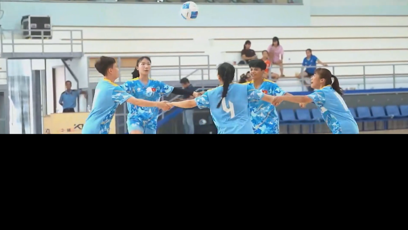 ĐT Futsal nữ Việt Nam nỗ lực tập luyện trong Tết