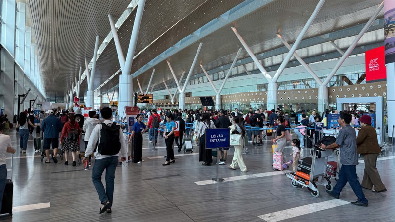 Sân bay Tân Sơn Nhất bắt đầu 'tăng nhiệt'