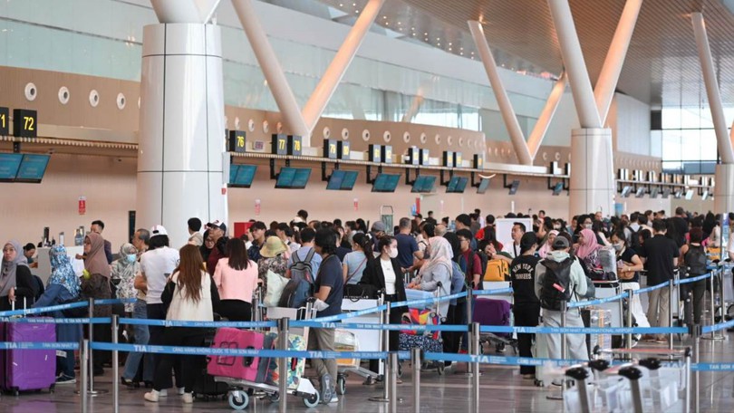 Sân bay Tân Sơn Nhất đón hơn 17.000 hành khách