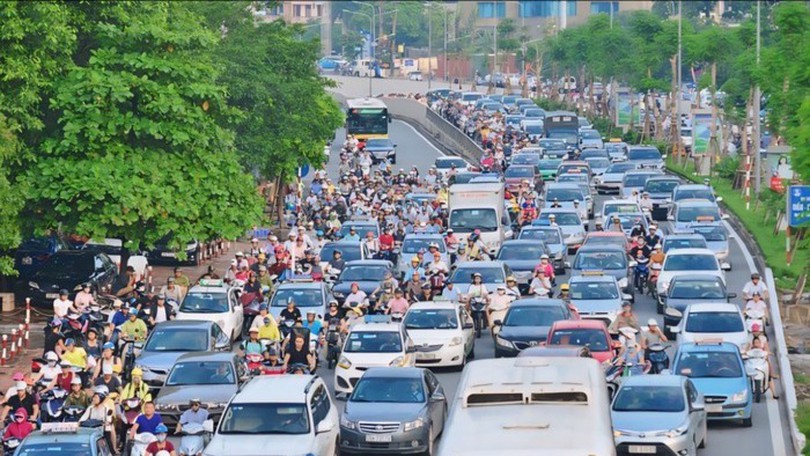 Chủ động chống ùn tắc khi người dân trở lại Thủ đô