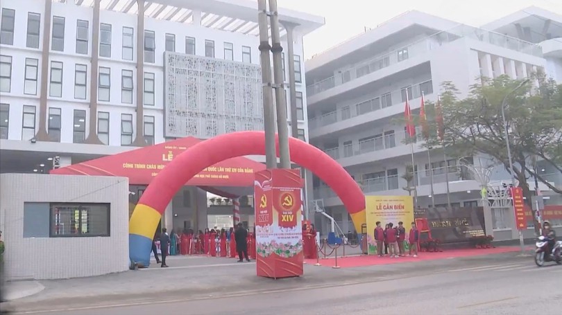 Xuân về trên những ngôi trường mới
