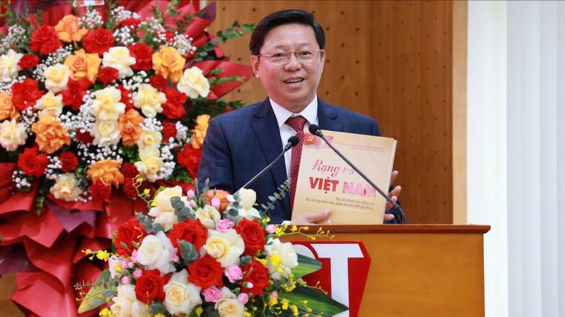 Ra mắt sách 'Rạng rỡ Việt Nam'