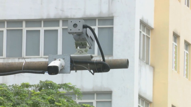 Hà Nội: camera AI ghi nhận 35 trường hợp vượt đèn đỏ