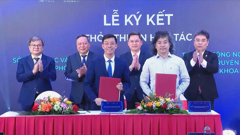 Hà Nội ra mắt Sàn Giao dịch công nghệ và Chợ Chuyển đổi số