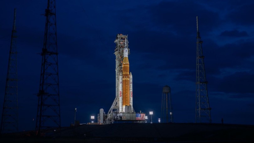 NASA hoãn sứ mệnh đưa người lên Mặt Trăng