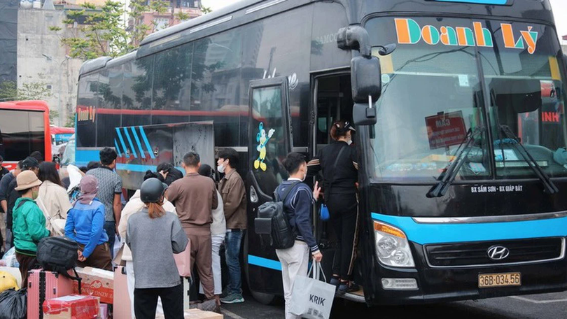 Vận tải hành khách vào cao điểm phục vụ Tết Nguyên đán